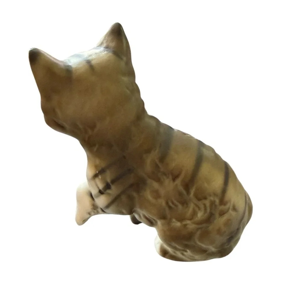 Vintage Ceramic Tabby Kitten Figurine Playful Raised Paw‎ Grey Striped Cat Decor